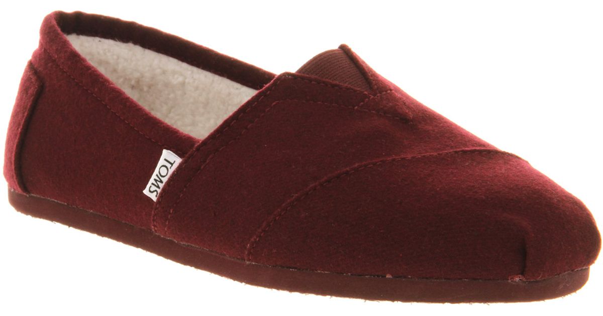 toms burgundy shoes