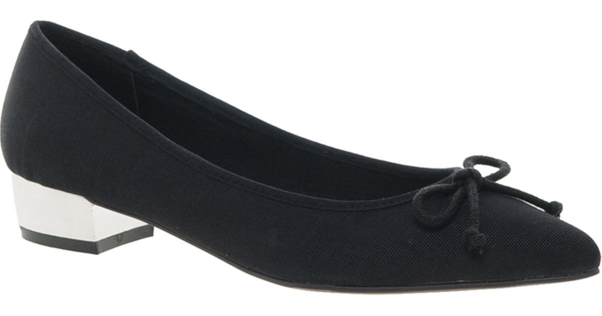ballet flats pointed