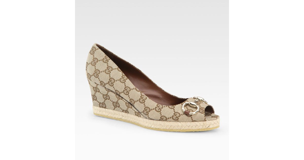 Gucci Charlotte Peep Toe Wedge Pumps in Natural Lyst