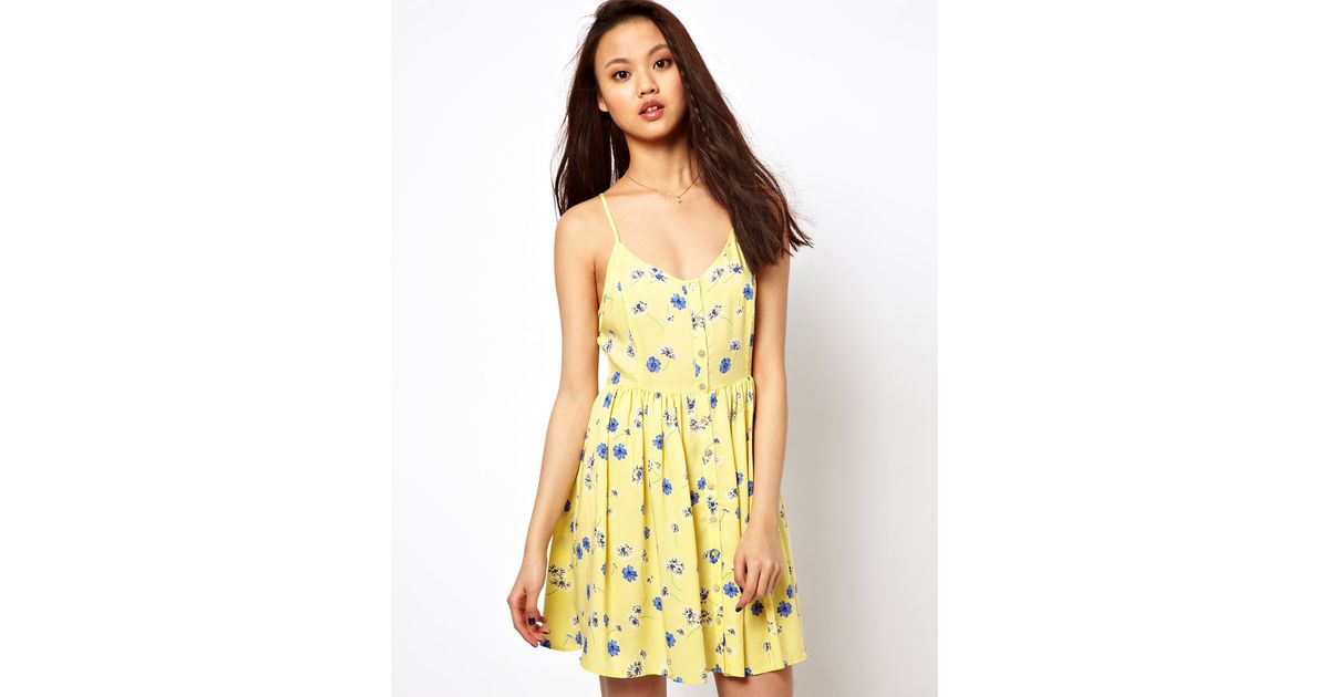 yellow daisy dress