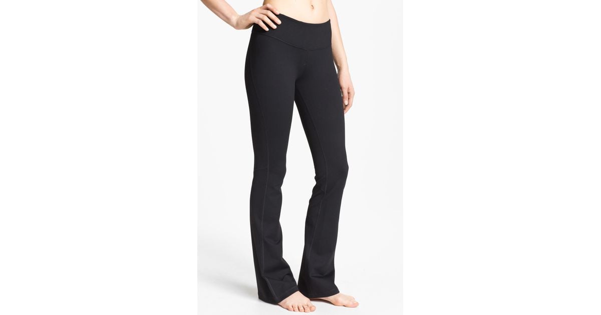 Zella 'barely Flare Booty' Pants in Black Lyst
