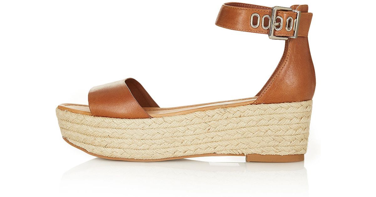 TOPSHOP Woohoo 2-Part Flatforms in Tan 