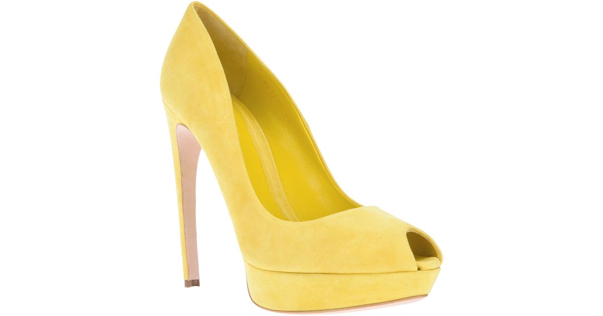 Alexander McQueen Armadillo Peep Toe 