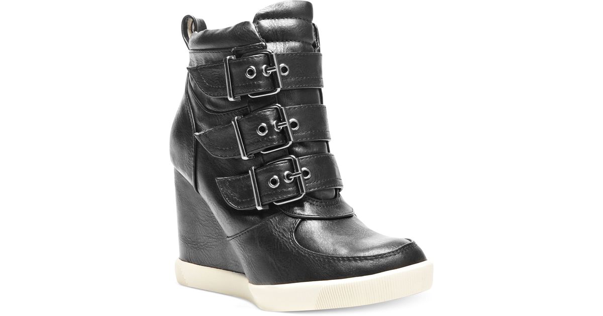 steve madden latch white