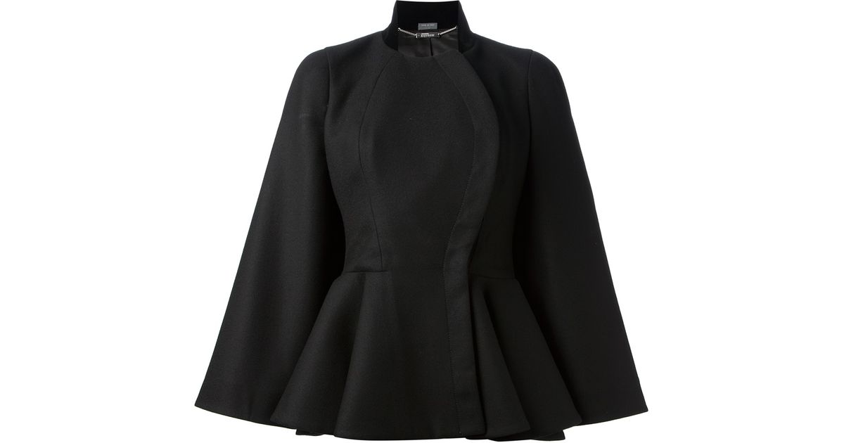 Alexander McQueen Fitted Cape in Black | Lyst