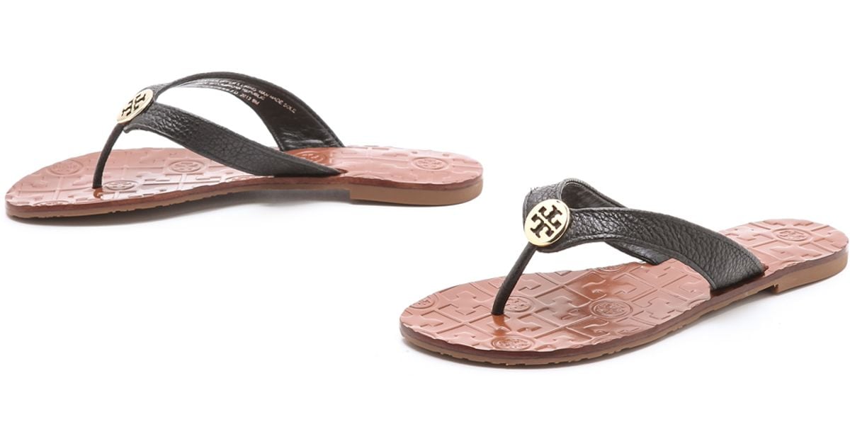 Tory Burch Leather Thora Flat Thong Sandal in Black/Gold (Black) | Lyst
