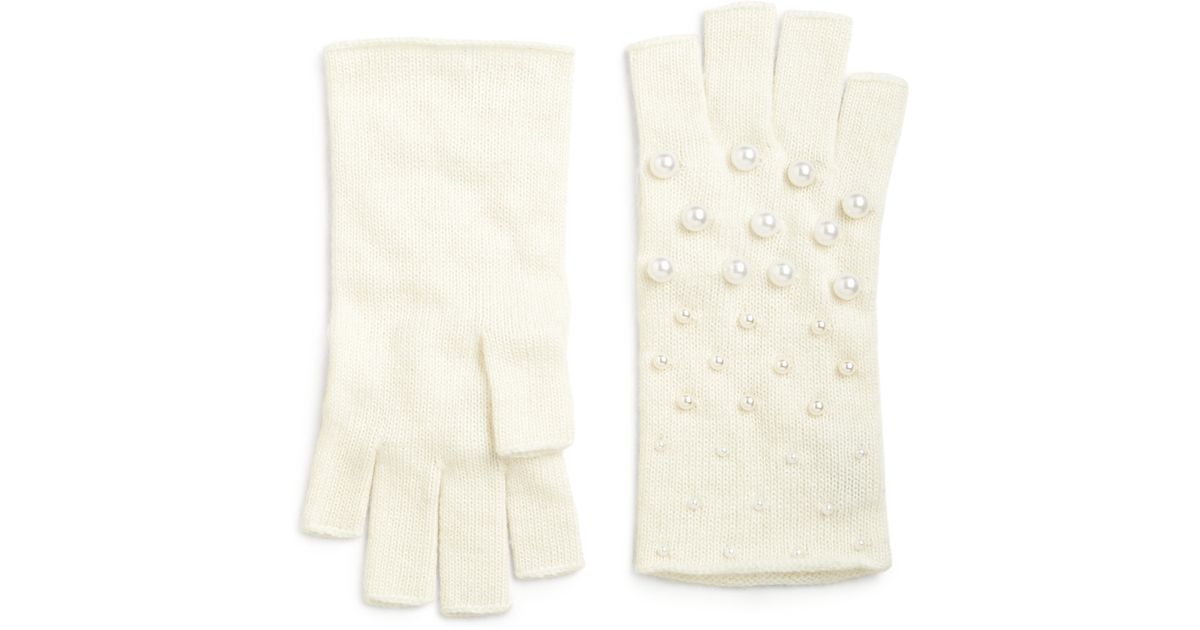 cream fingerless gloves