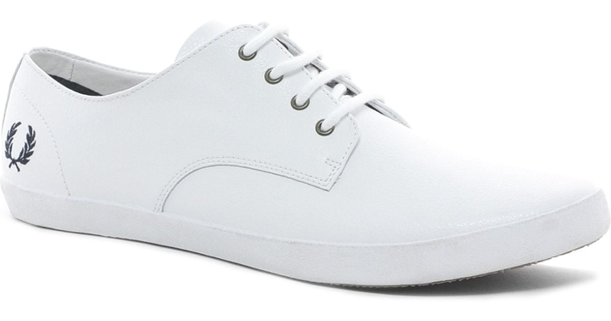 white fred perry plimsolls