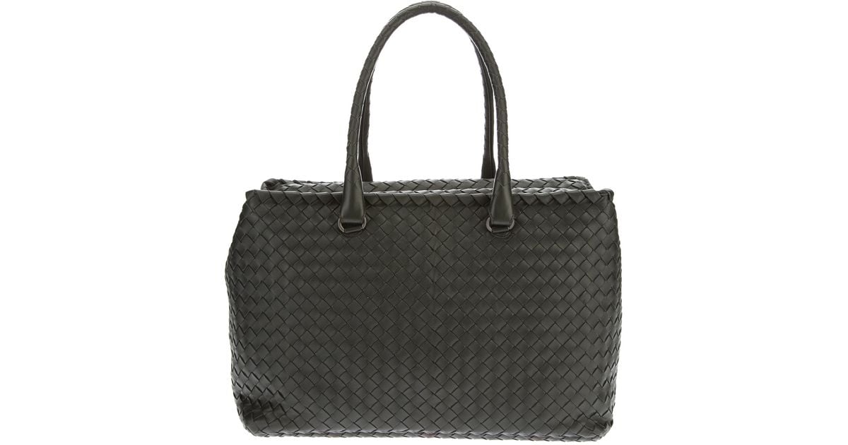 Bottega veneta Medium Sized Shoulder Bag in Black | Lyst