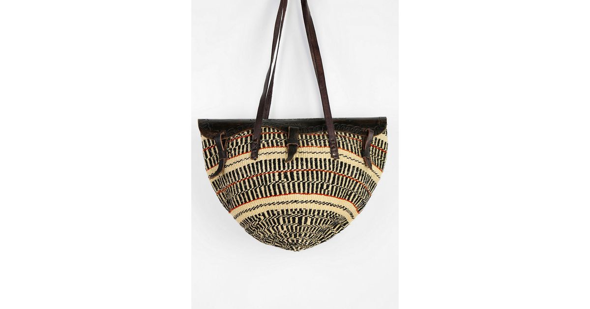 urban outfitters assorted urban renewal vintage straw market bag product 3 14661807 044481596