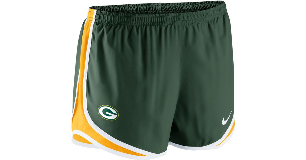 Nike Shorts in Green - Lyst