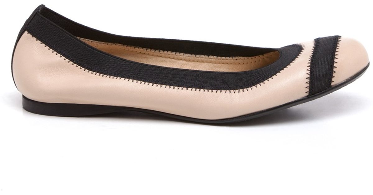stuart weitzman giveable flats