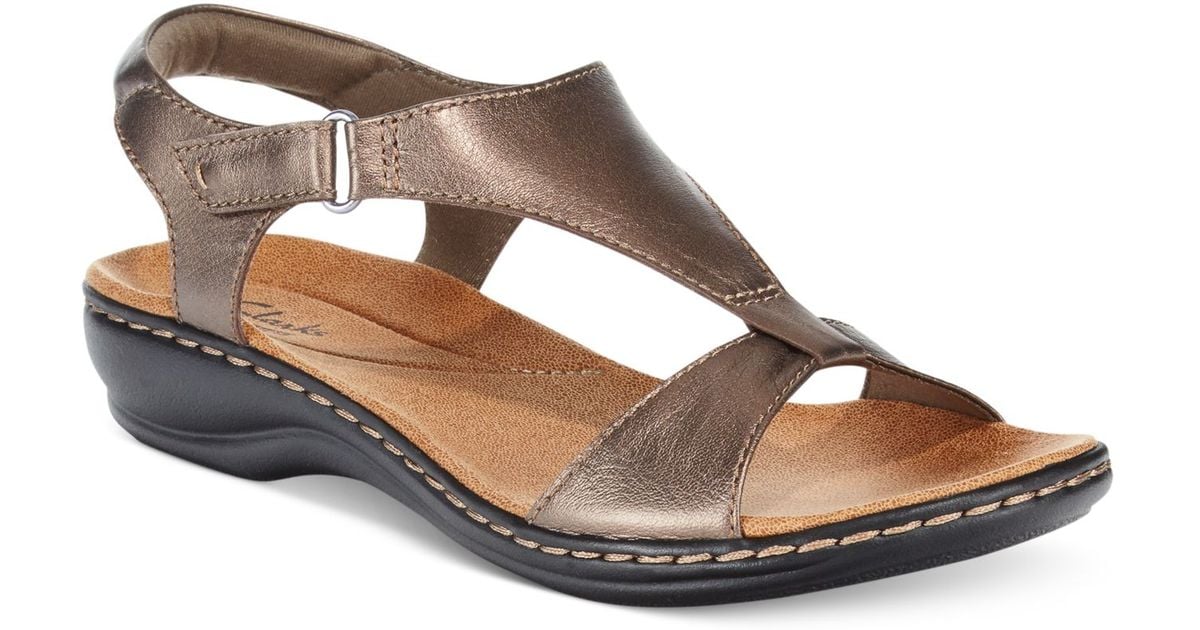 Clarks Collection Women's Leisa Foliage Flat Sandals in Silver (Pewter