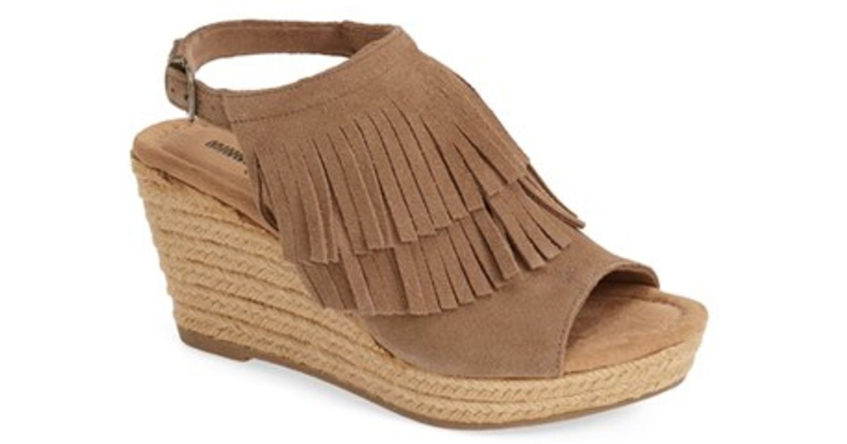 minnetonka fringe wedges