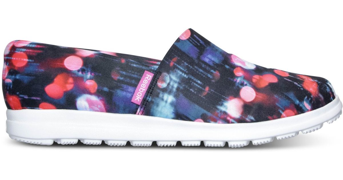 finish line walking shoes