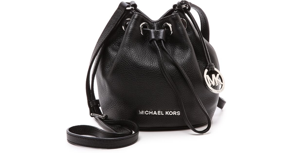 Michael kors jules drawstring crossbody hot sale