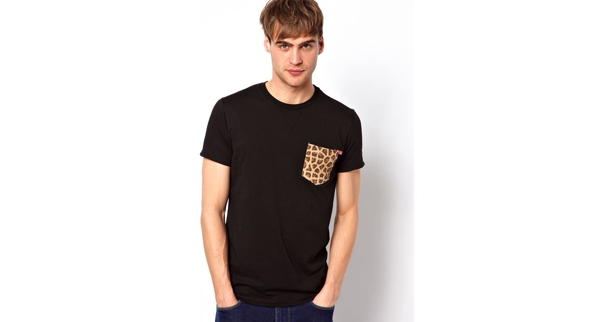 AJh,t shirt with leopard pocket 