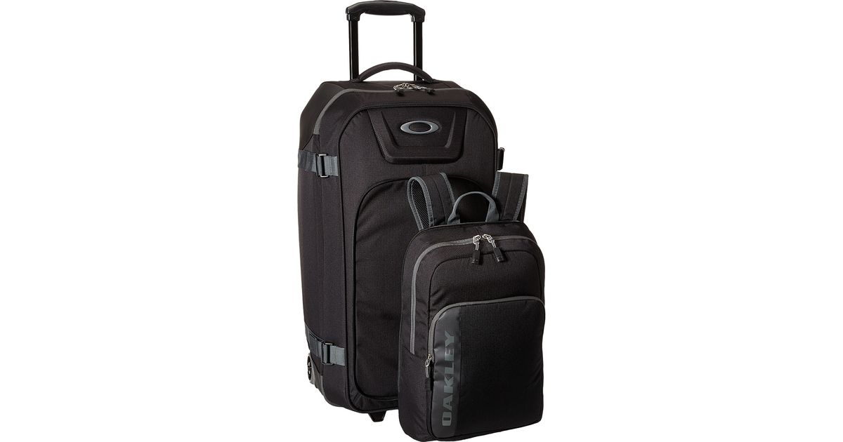 oakley travel bags luggage