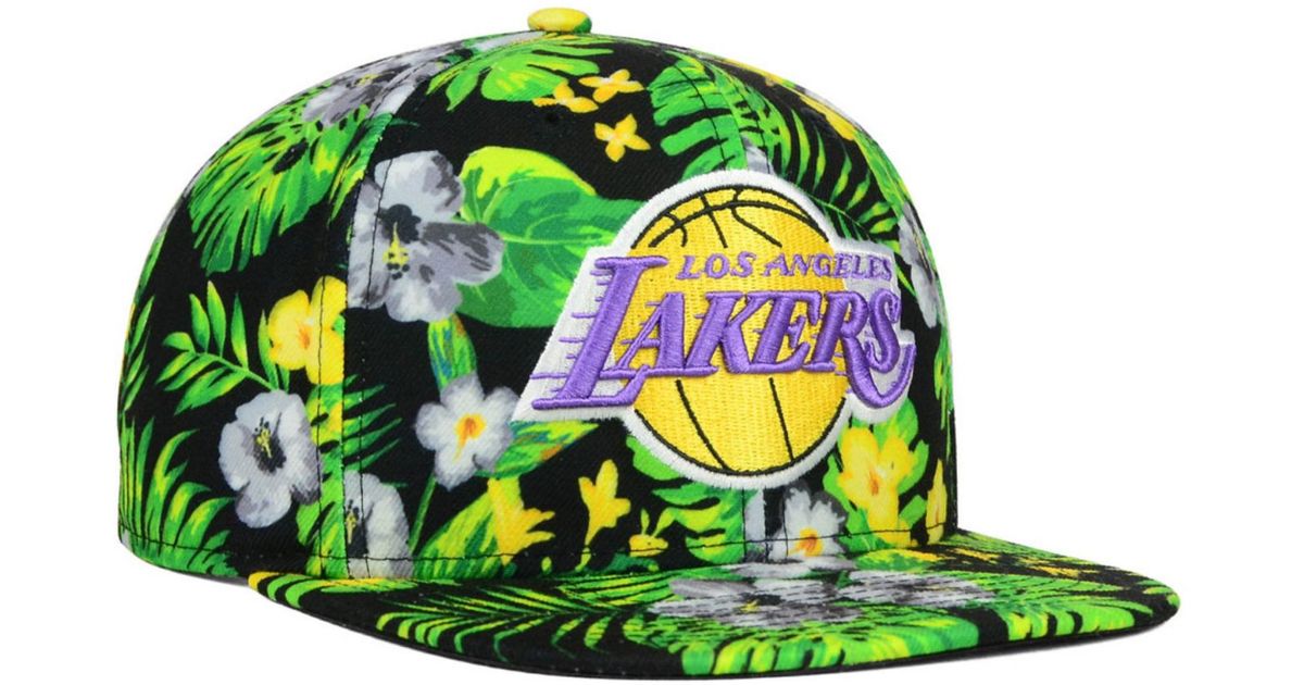 green lakers hat