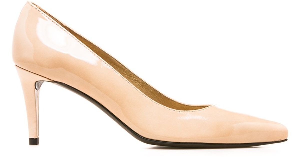 stuart weitzman pinot pump