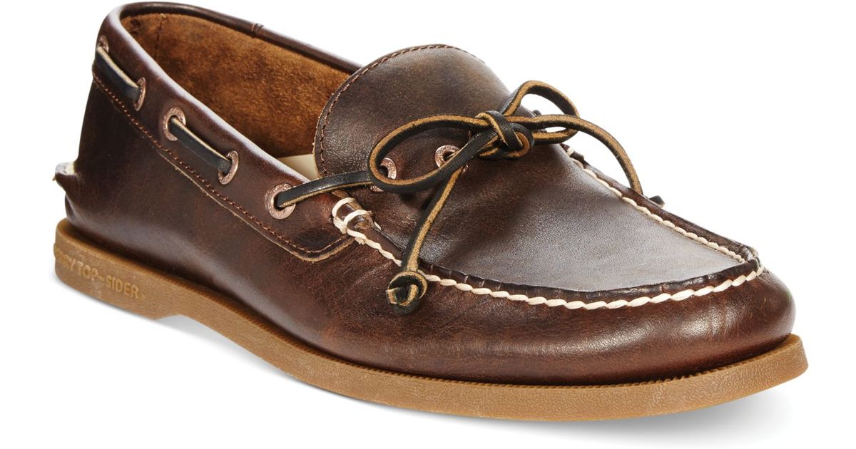 one eye boat shoes