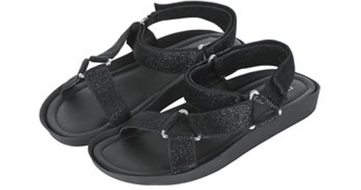 sporty black sandals