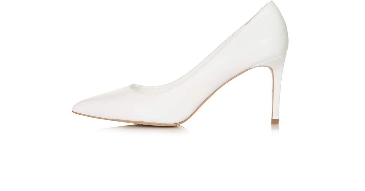 white low heel court shoes