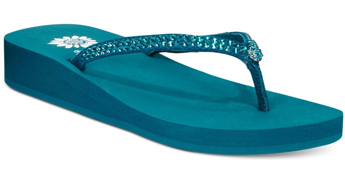 yellow box blue flip flops