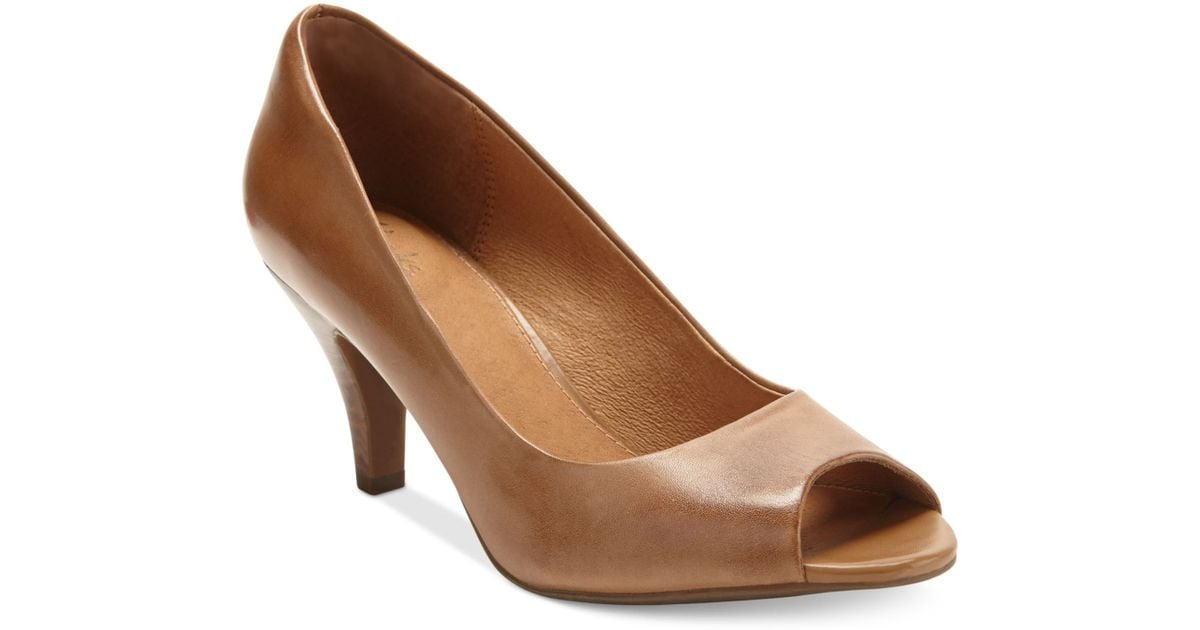 clarks cynthia avant pump