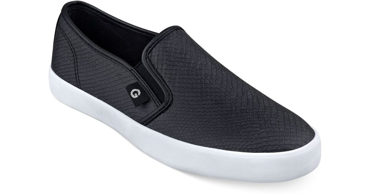 Malden Casual Slip-On Sneakers in Black 