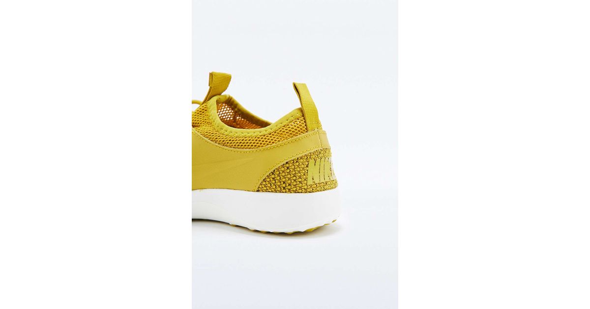 yellow nike trainers