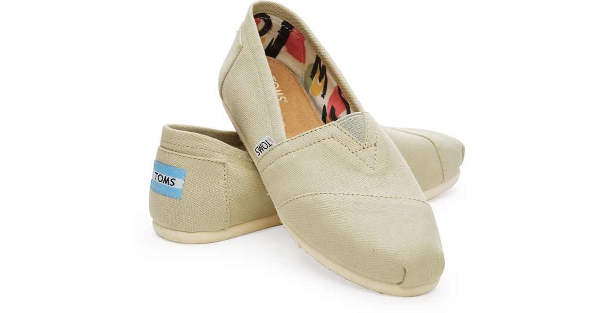 cream colored toms