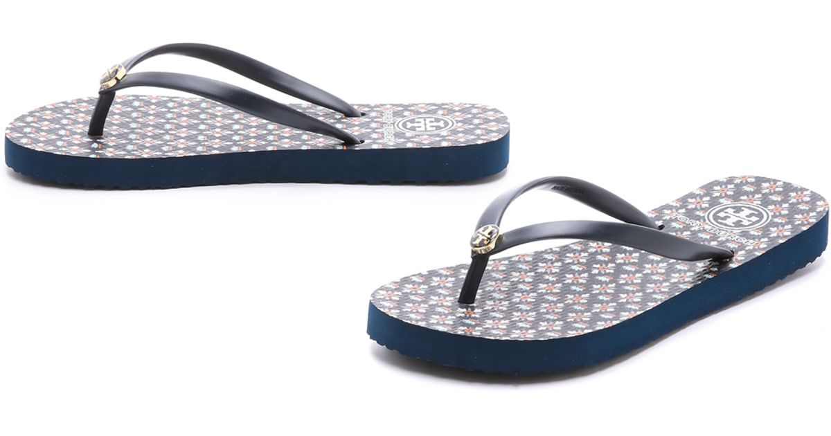 Tory burch Thin Flip Flops - Tory Navy/Brent in Blue (TORY NAVY-MAGNOLIA) | Lyst