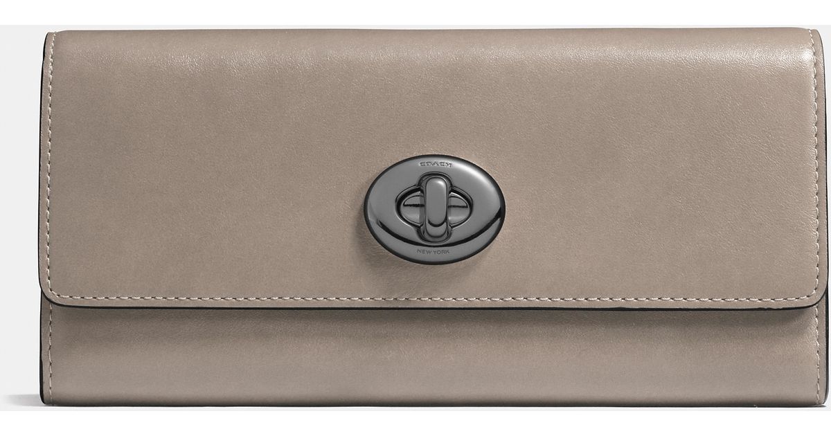 coach turnlock wallet