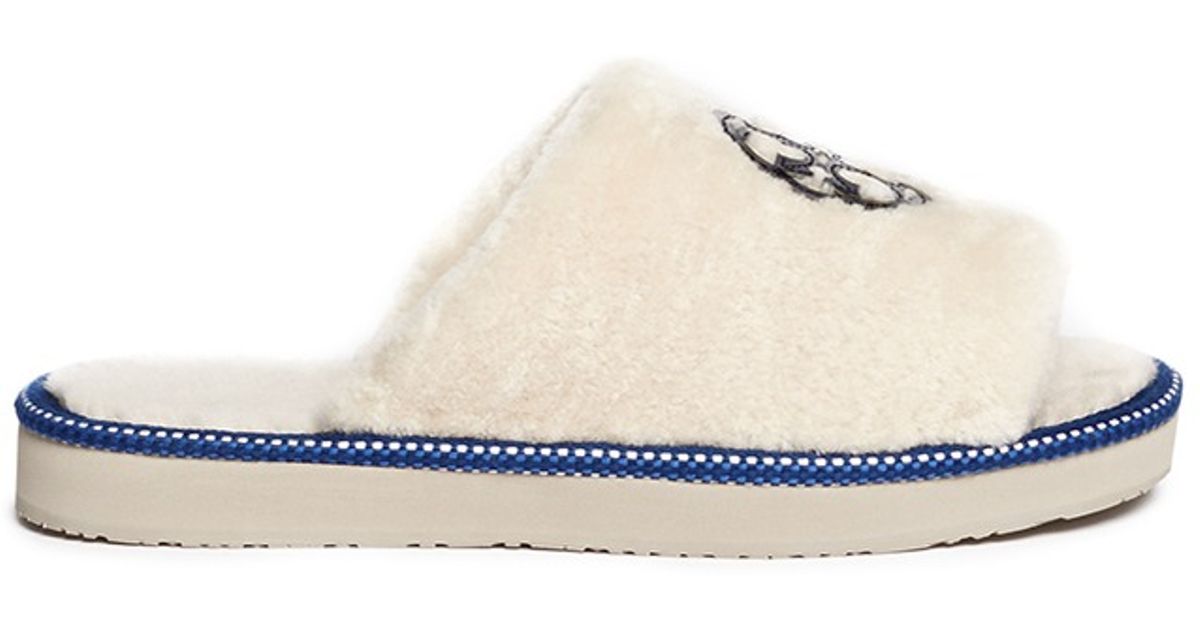 Tory Burch Logo Patch Shearling Slippers in White - Lyst