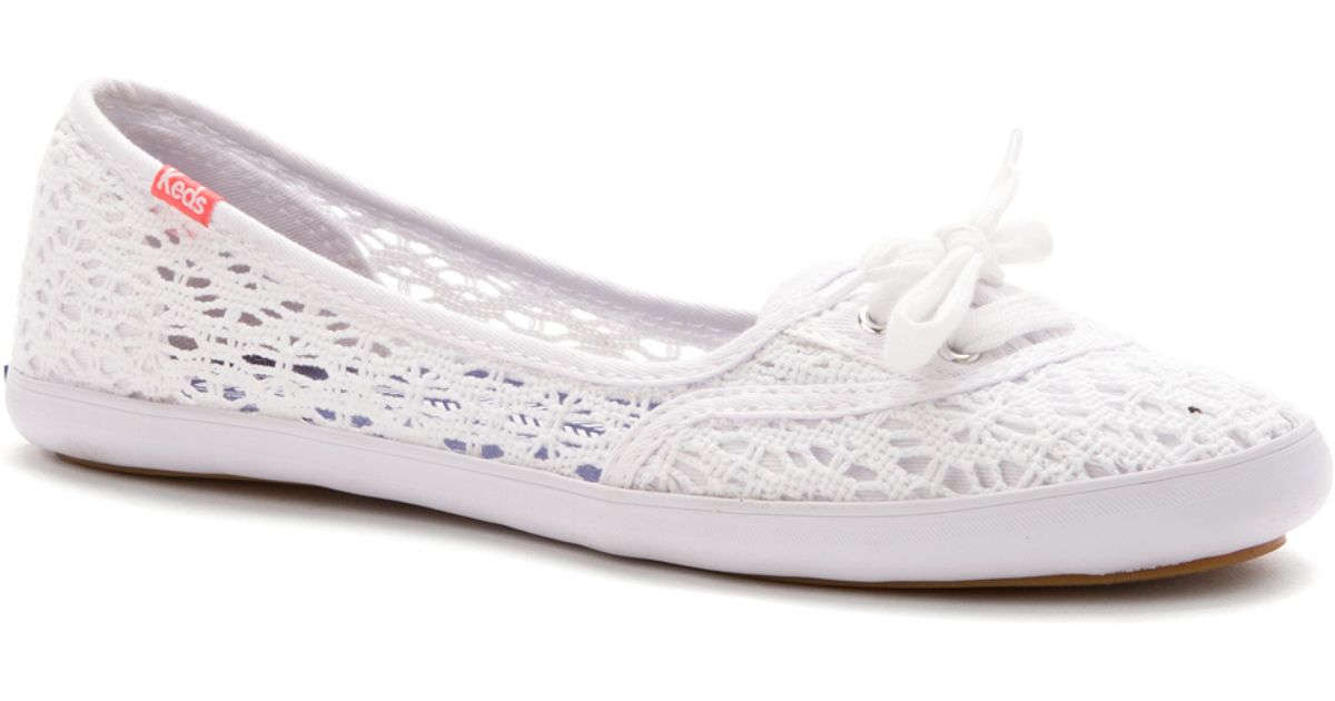 white crochet keds