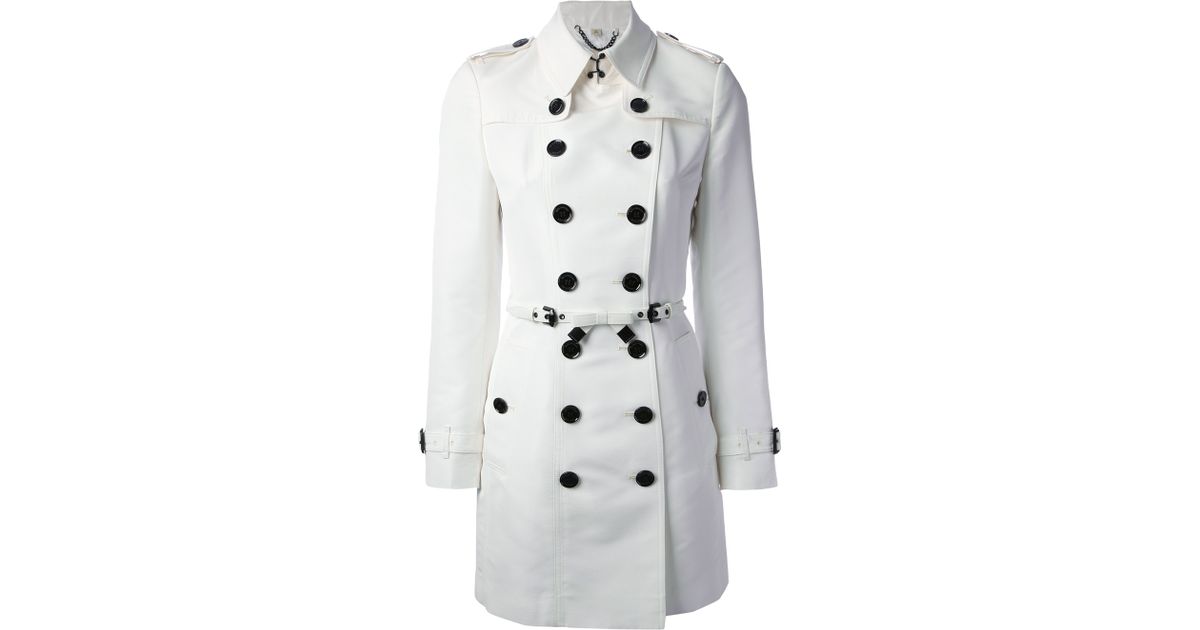 Burberry Double Breasted Trench Coat in White | Lyst