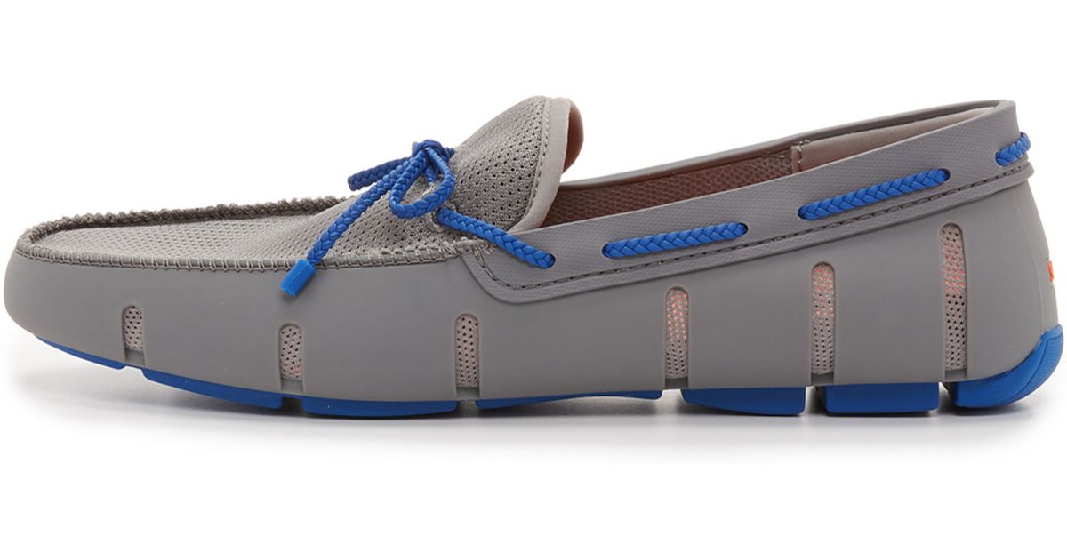 swims moccasins