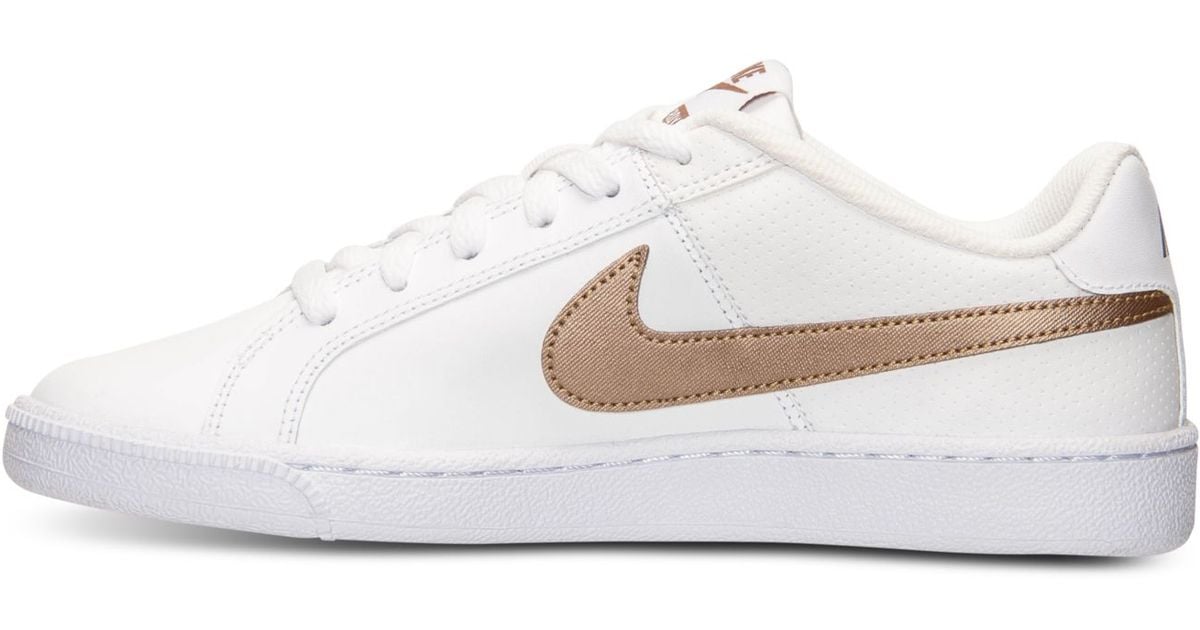 Nike Women's Court Royale Casual 