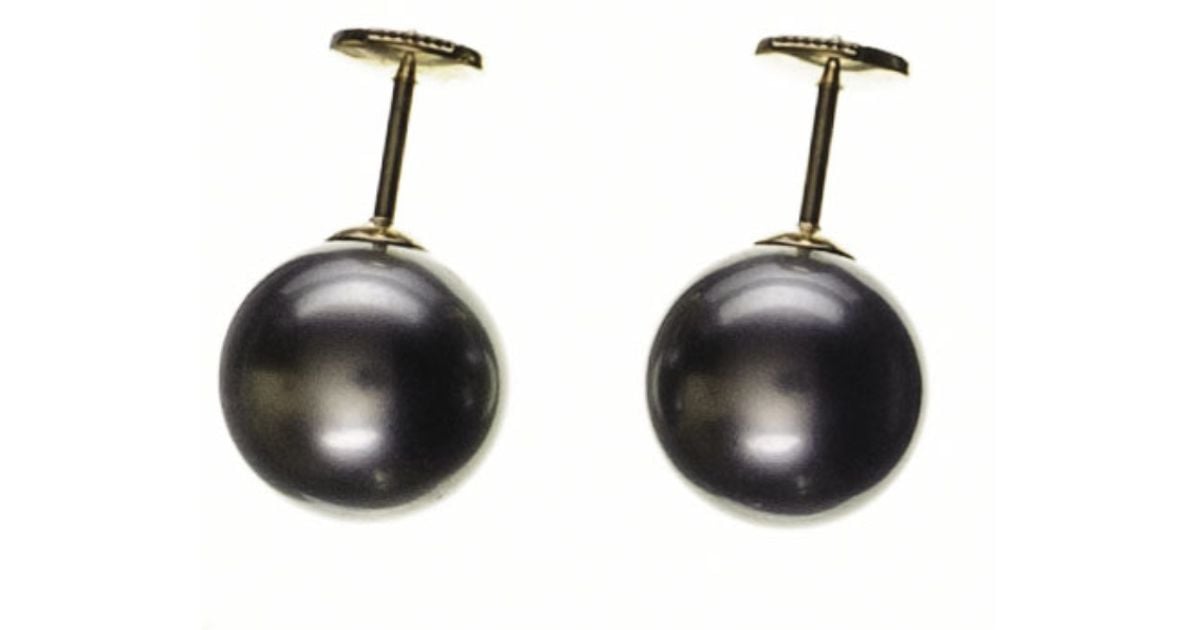 Lyst Black Co Uk Cordelia Large Round Tahitian Pearl Ear Uk Cordelia Large Round Tahitian Black Pearl Ear Studs In