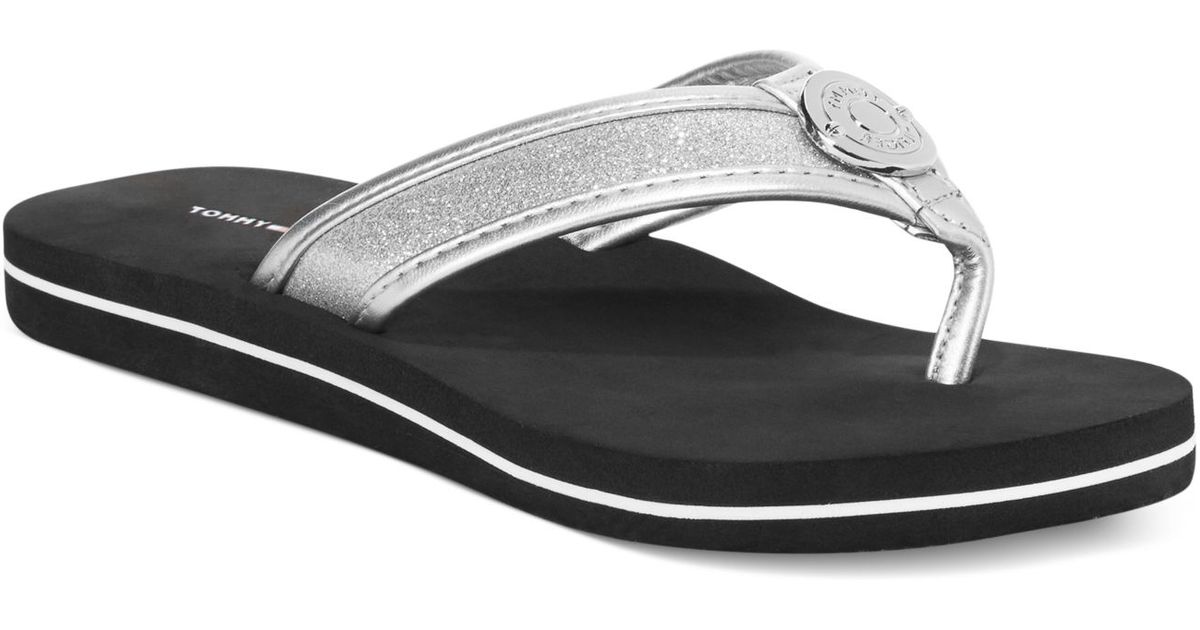 Tommy Hilfiger Women's Carma Glitter Flip Flops in Metallic | Lyst