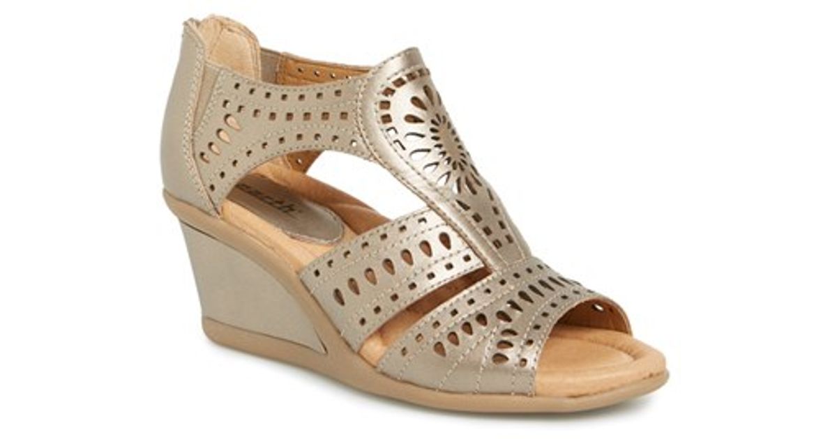 earth wedge sandals