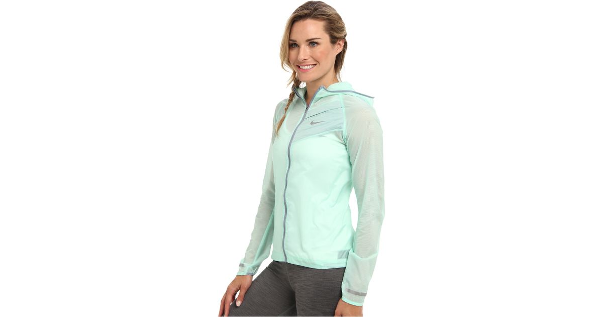 nike impossibly light jacket