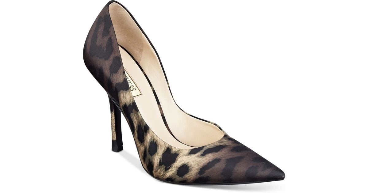 guess carrie pumps
