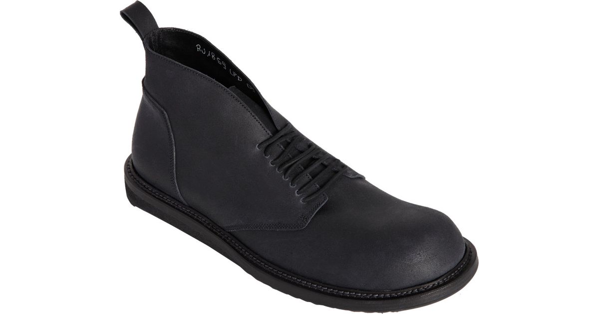 round toe chukka boots