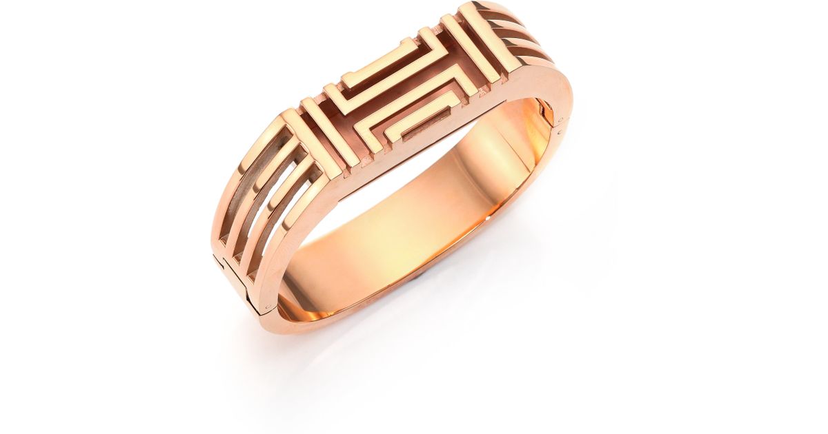 Tory Burch Brand The Story. Known for color, print and eclectic details, Tory Burch collections showcase versatility and easy luxe. The American designer started her boutique in Manhattan in , and has since been inspired by travel, art and music.