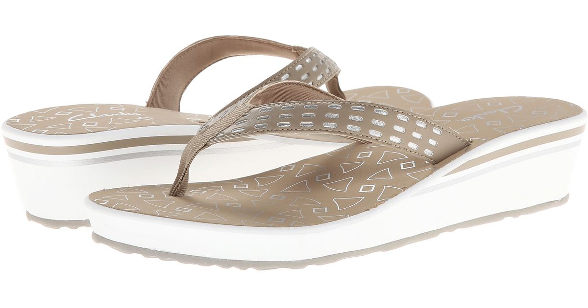 clarks liya bevin flip flops