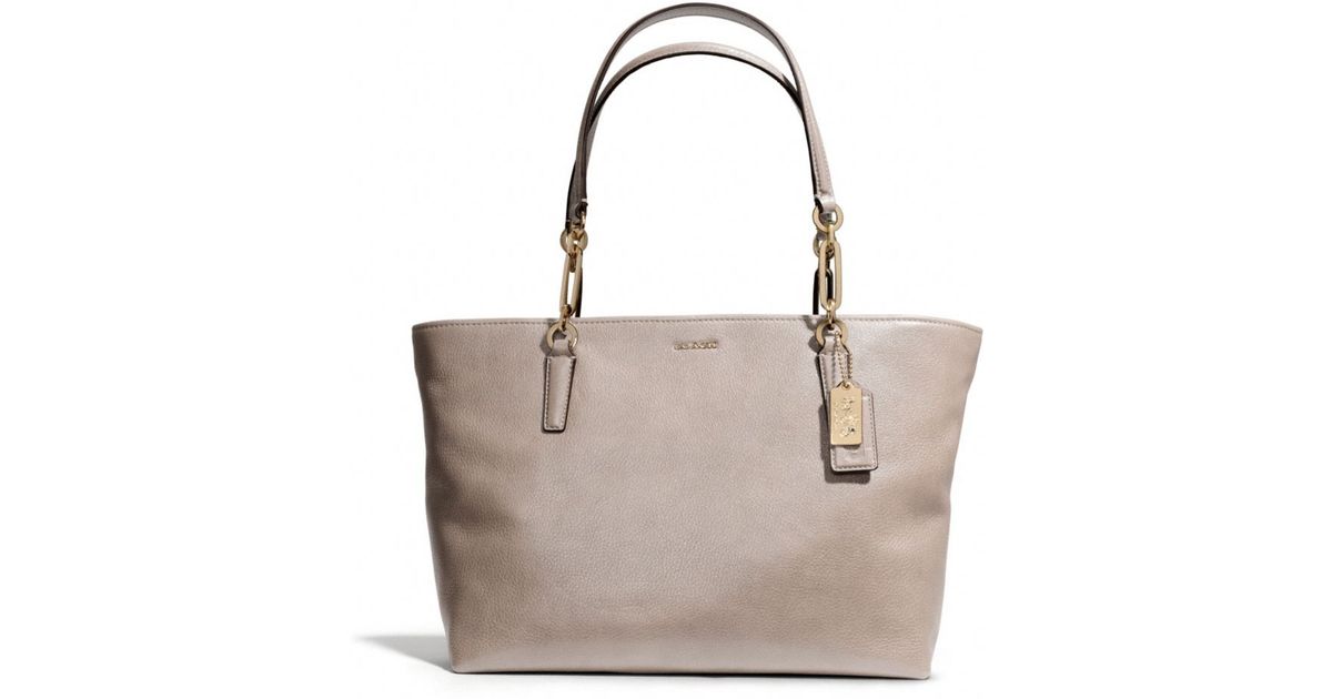 coach east west tote