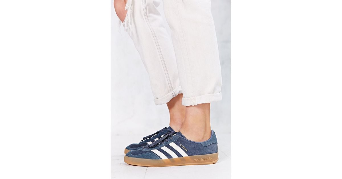 adidas Originals Gazelle Gum-Sole Indoor Sneaker in Gray | Lyst