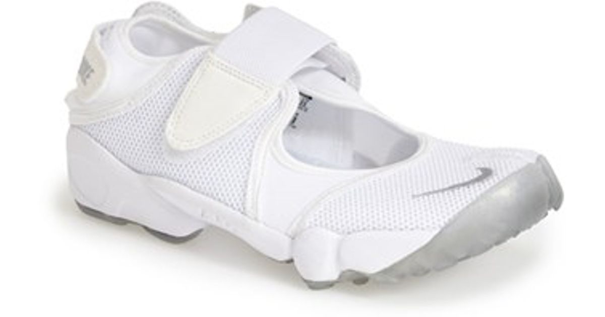 Nike 'air Rift' Sneaker in White/ Grey 